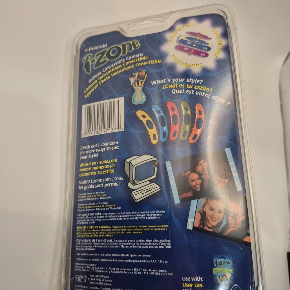 New Polaroid i-zone Convertible Pocket Instant Camera w/ Changeable Faceplates